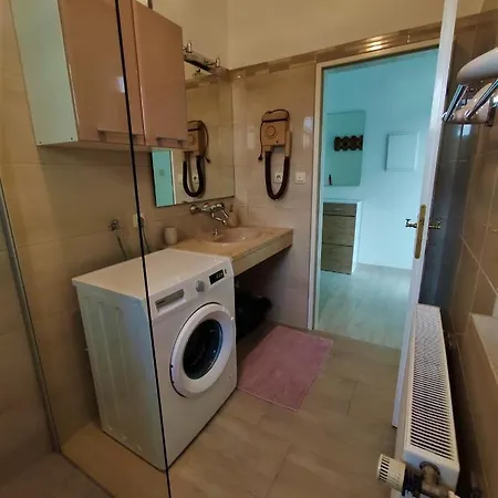 Apartament Tina *